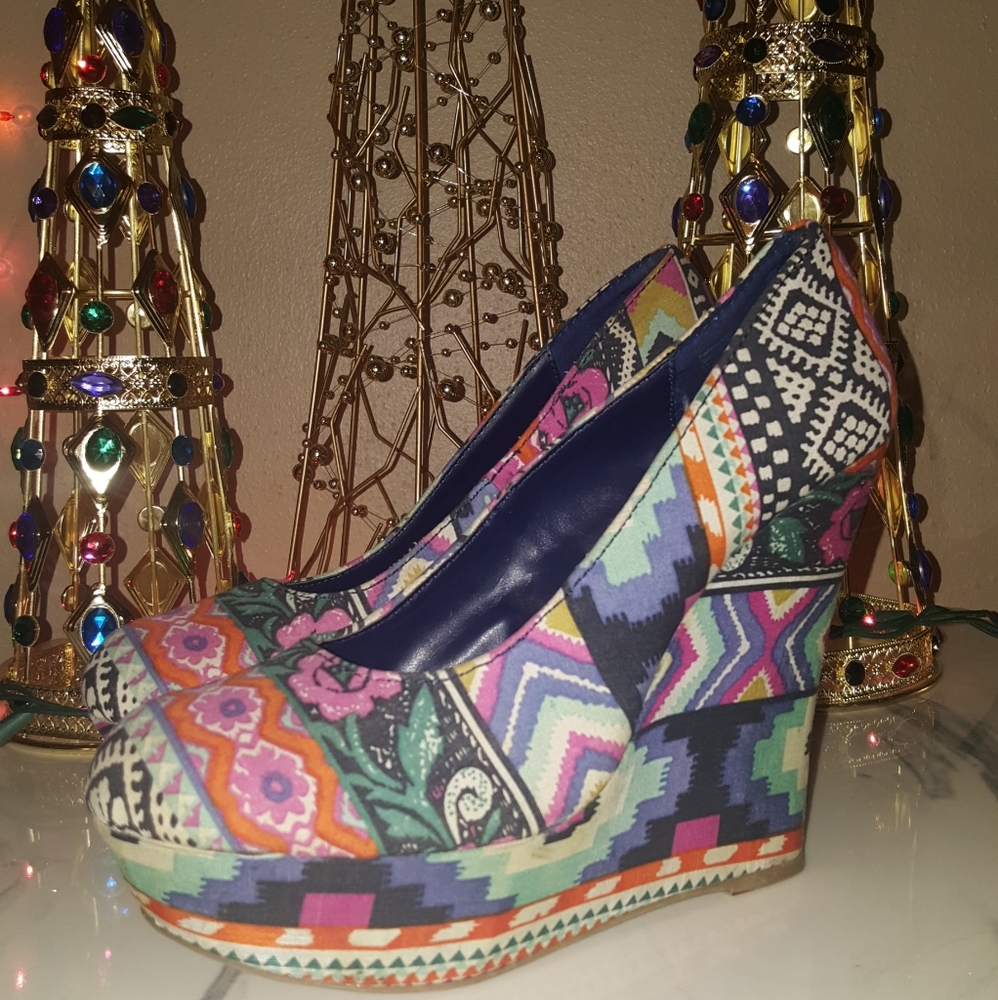 Multi color wedges